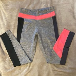 NIKE Dri Fit Light Smoke Grey Colorblock Mid-Rise 7/8 Leggings Size L Like new!